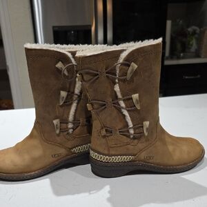 UGG Australia Kona Toggle Women's Tan Boots Size 8